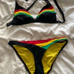 Size med but fits size small (brand new)